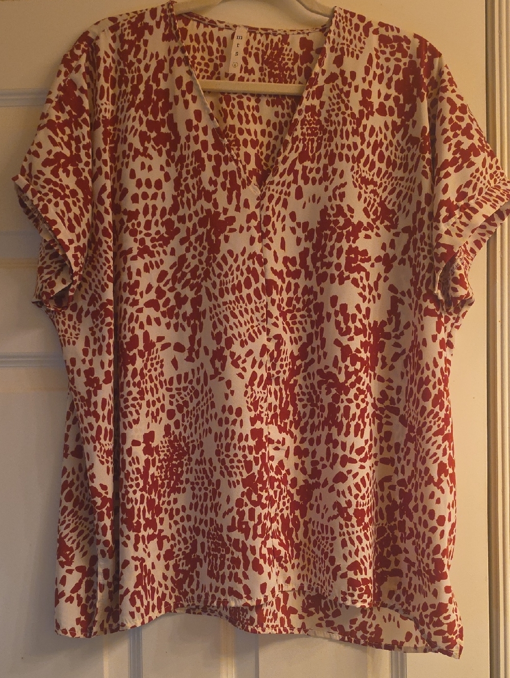 Women’s Red Animal-Print V-Neck Top